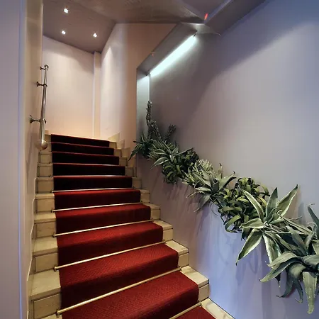 Cristallo Hotell 3*