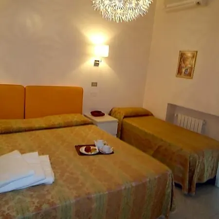 Отель Cristallo 3*